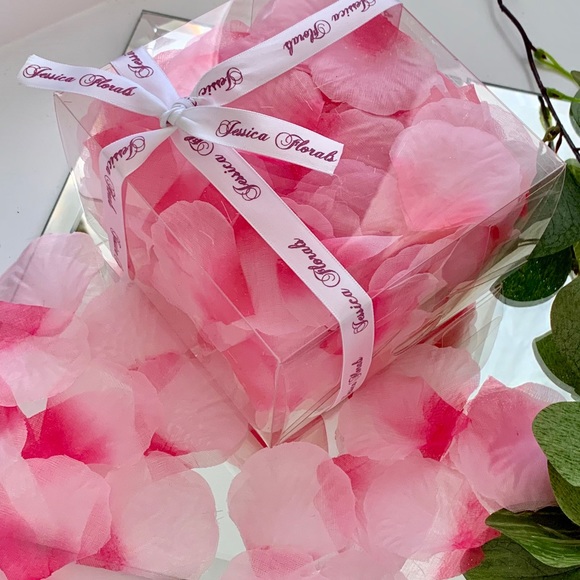 Boxed Silk Rose Petals - Pink Sorbet - Picture 1 of 4